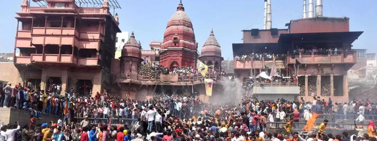 Varanasi Masan Holi 2024: जहाँ अघोरी खेलते है चिताओं की राख से होली, जाने क्या है महत्त्व